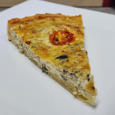 Quiche de tocino y champiñones